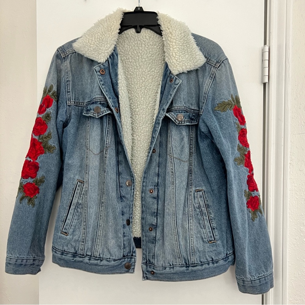 Jean Jacket Rose Embroidery